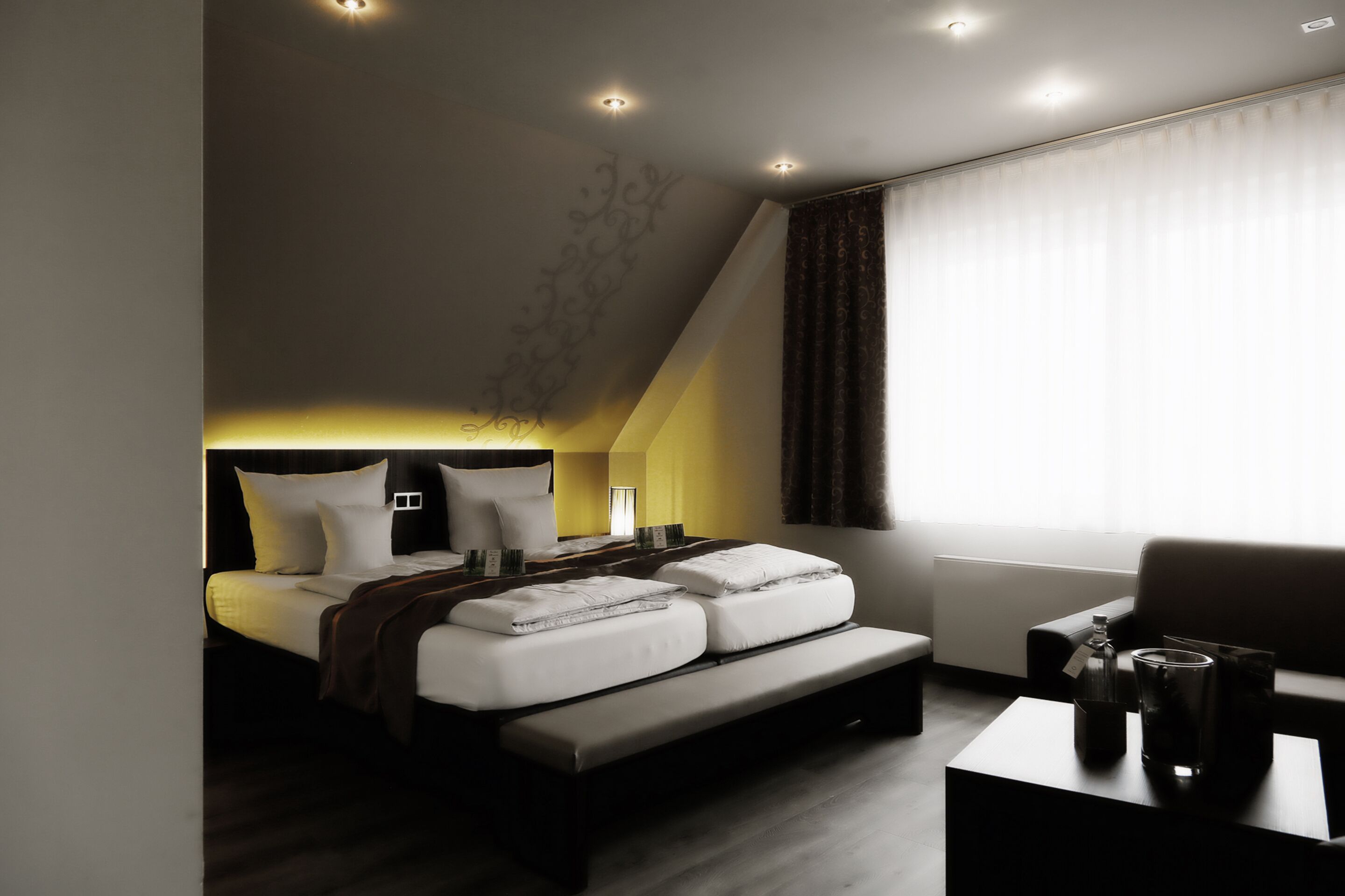 family room | 1 bedroom, premium bedding, down duvets, in-room safe