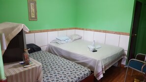 Driepersoonskamer, privébadkamer