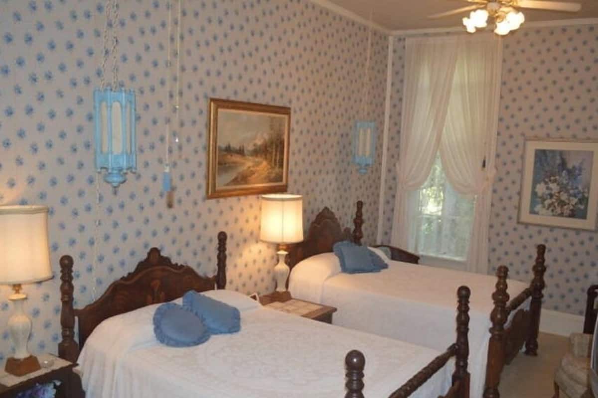Standard Quadruple Room, Ensuite (Sapphire)