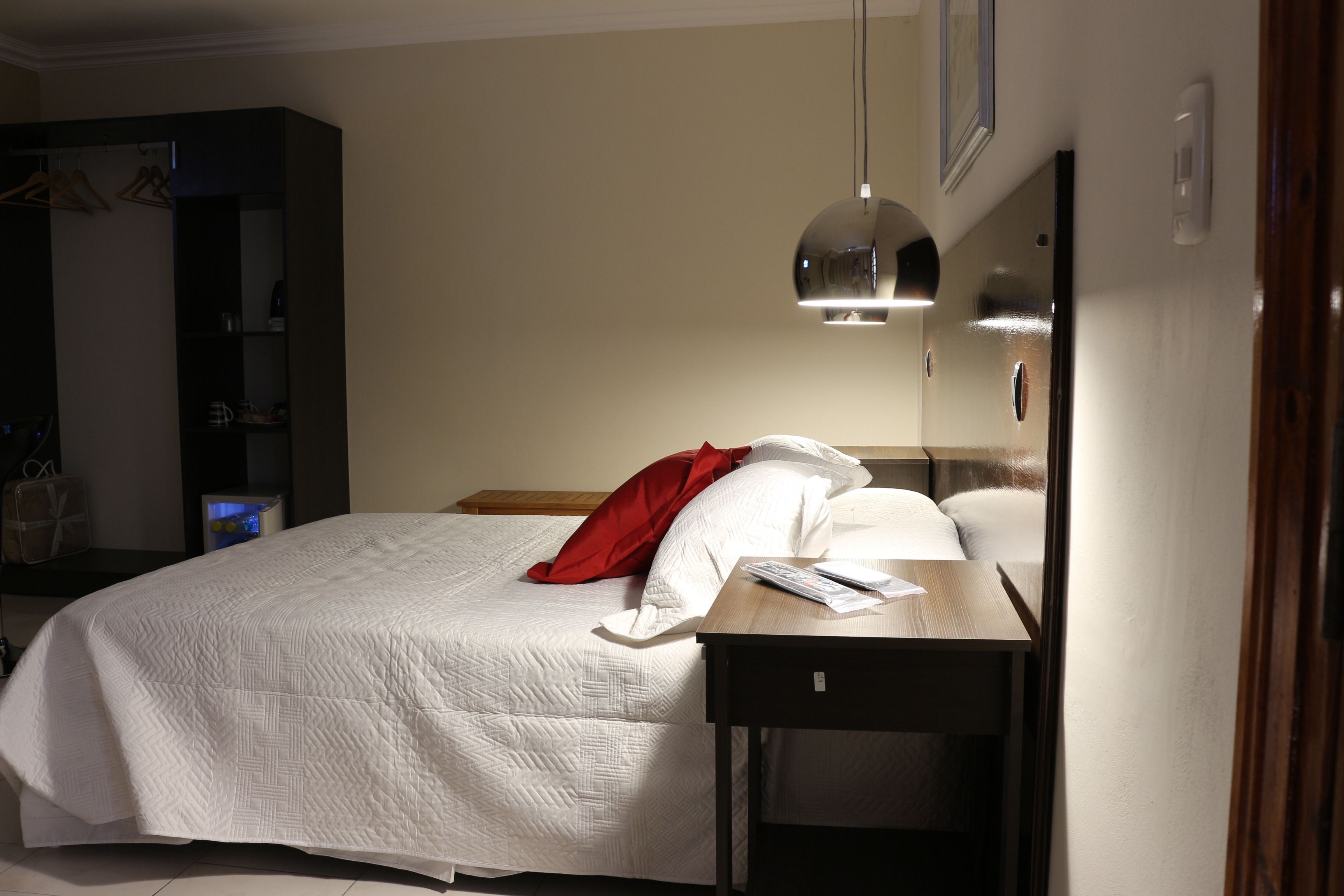 1 bedroom, premium bedding, minibar, in-room safe