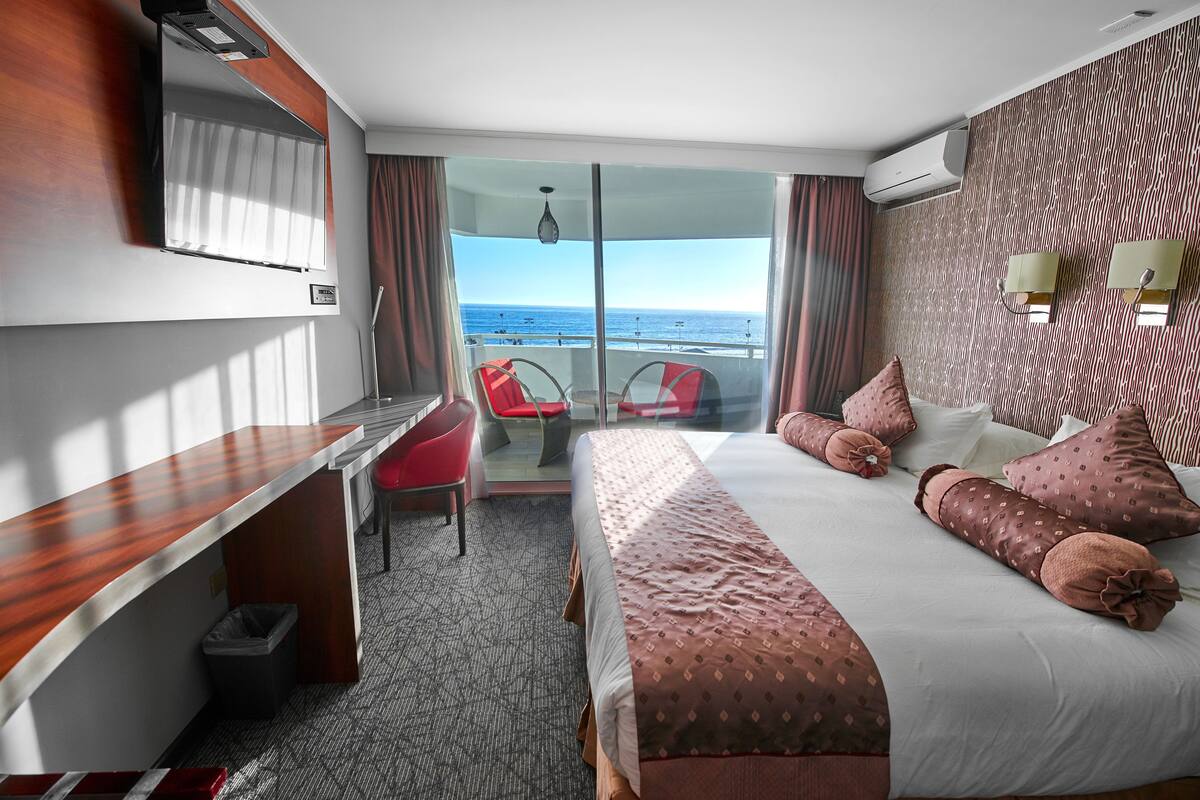 1 bedroom, in-room safe, desk, iron/ironing board