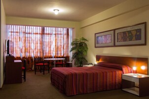 迷你吧、免费 WiFi、床单