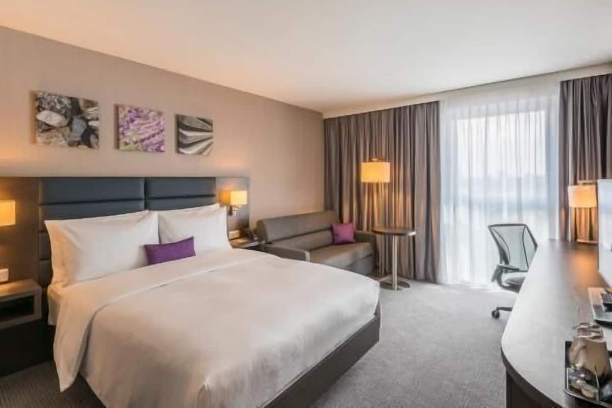 1 bedroom, premium bedding, down comforters, in-room safe