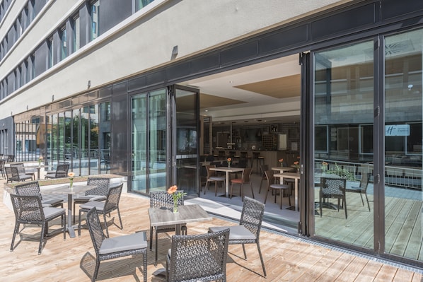 Terrace/patio - Hilton Garden Inn Munich City Centre West, Germany (Munich)