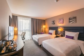 Twin Room, 2 Twin Beds | 1 bedroom, premium bedding, down comforters, in-room safe - Hilton Garden Inn Munich City Centre West, Germany (Munich)