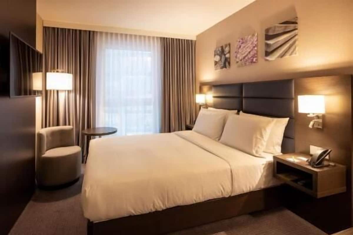 1 bedroom, premium bedding, down comforters, in-room safe