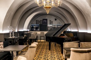 Bar (on property) - Sowell Collection Hotel du Roi & Spa (Carcassonne)