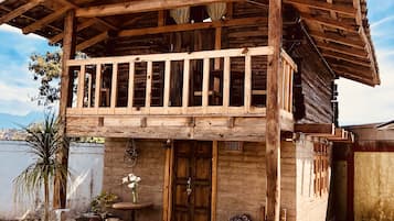 Vista frontal de la propiedad