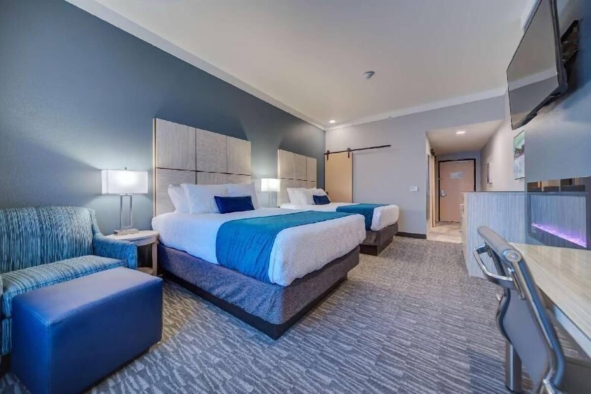 Blackout drapes, iron/ironing board, free cribs/infant beds, free WiFi