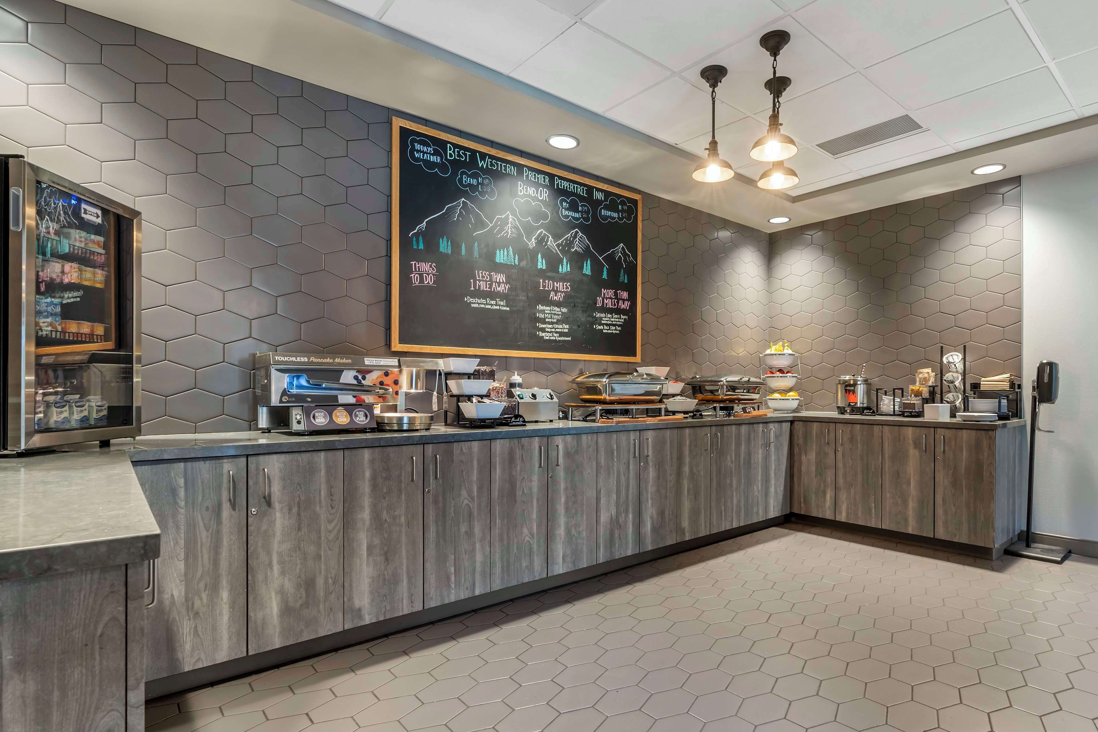 free daily full breakfast