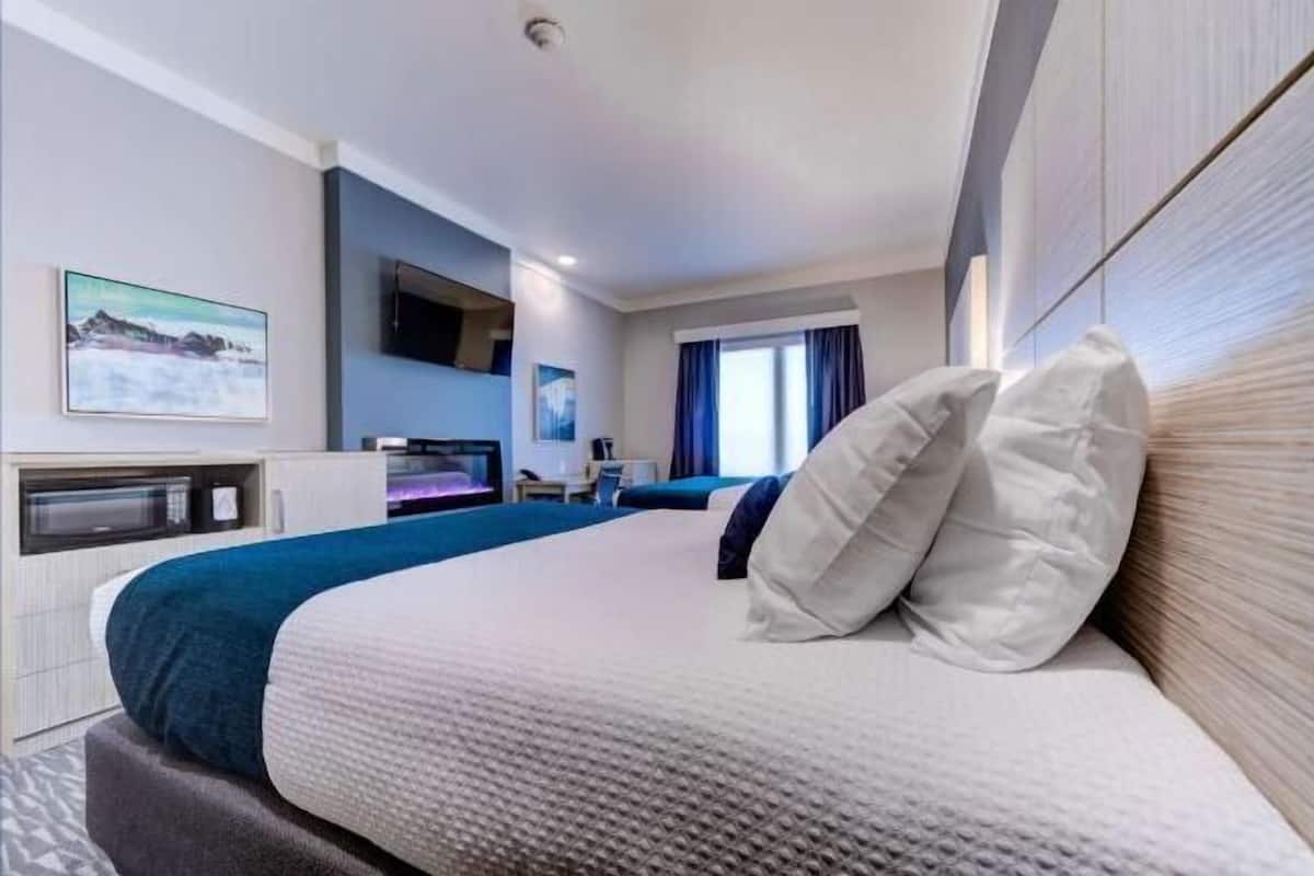 Blackout curtains, iron/ironing board, free cots/infant beds, free WiFi