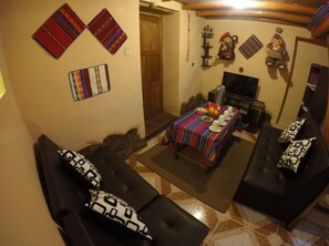 公寓 | 起居區 | 32-吋平面電視、有線頻道、電視