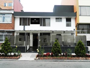 Fachada de la propiedad