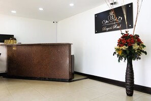 Reception - Hotel Bogota Real Corferias (Bogotá)