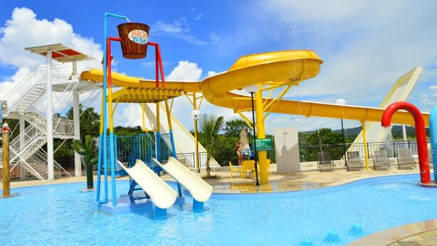 Kolam renang outdoor