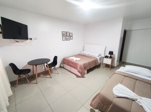 Chambre Supérieure avec lits jumeaux, salle de bains privée