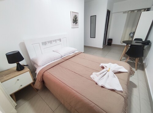 Maxy's Inn Hotel & Suite