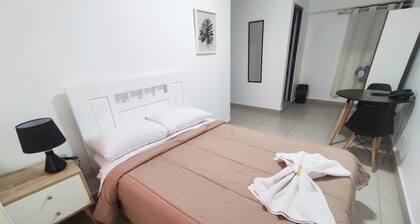 Maxy's Inn Hotel & Suite