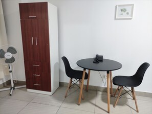 Deluxe Room, Private Bathroom | Free WiFi - Maxy's Inn Hotel & Suite (Lima)