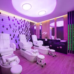 Couples treatment rooms, sauna, hot tub, steam room, body treatments