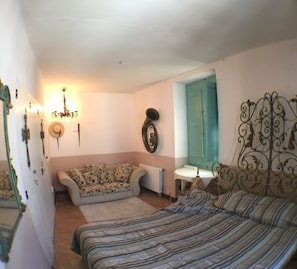 Room - El Asiento Del Azar (Banyeres del Penedes)
