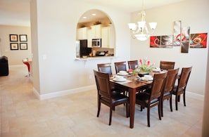 House, Multiple Bedrooms | In-room dining