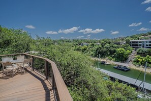 Outdoor dining - Cenizo #3 - Lakefront Haven with Resort Pool (Lakeway)