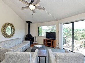 Smart TV, fireplace, DVD player