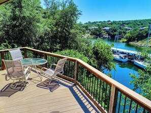 تناول الطعام بالخارج