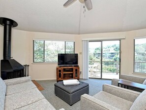 Smart TV, fireplace, DVD player