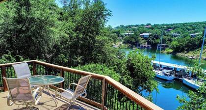 Hill Country Bungalow w / Lake Travis vistas, piscina y jacuzzi, junto al puerto deportivo (# 12)