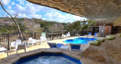 Villa Driftwood #14 - Forest Treehouse with Hot Tub Access