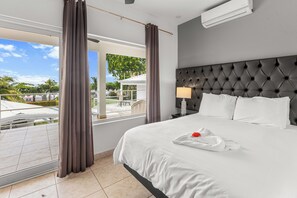 14 bedrooms, in-room safe, iron/ironing board, free WiFi