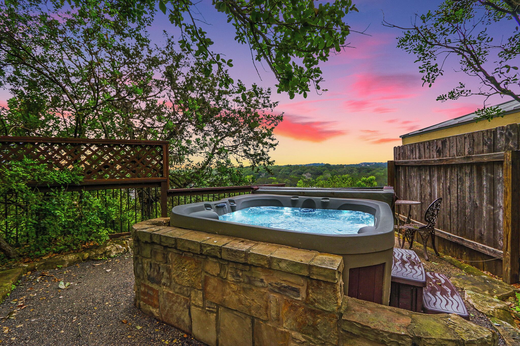 Outdoor spa tub