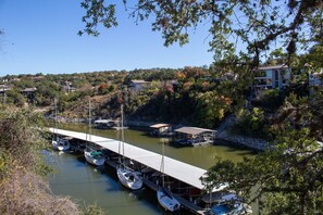 Marina - Villa Cove #5 - Lakeside Luxury with Pool Access (Lakeway)