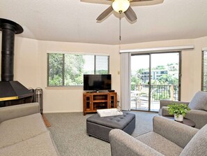 Smart-TV, peis og DVD-spiller