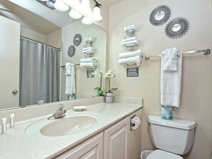 Hair dryer - Lantana #16 - Woodland Treehouse with Spa & Pool Access (Lakeway)
