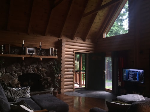 perfect getaway near sylvan beach! 2 night minimum