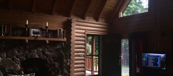 perfect getaway near sylvan beach! 2 night minimum