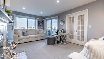 TV, fireplace, DVD player