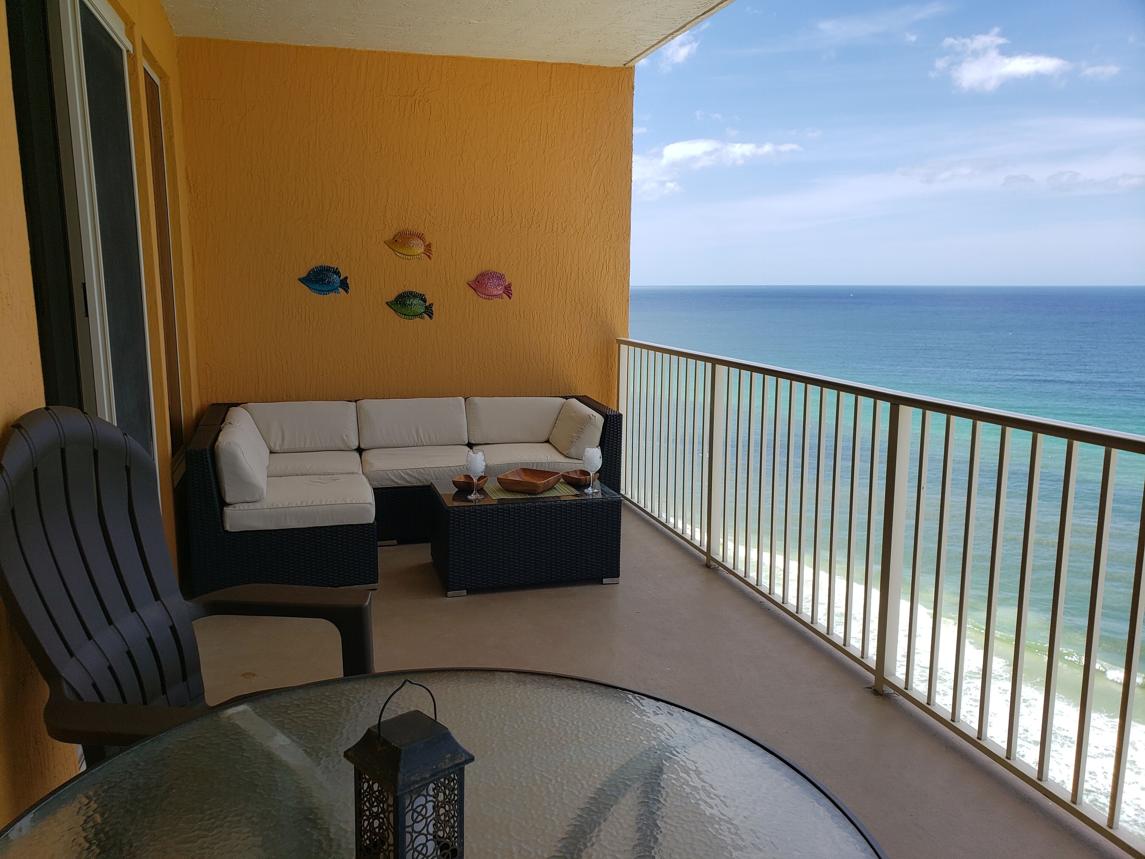 ⛱️ BEACH CHAIR SERVICE w/ UMBRELLA, Recent REMODEL, AMAZING GULF FRONT VIEWS 🏖️
