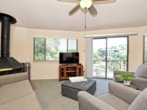 Smart-TV, Kamin, DVD-Player