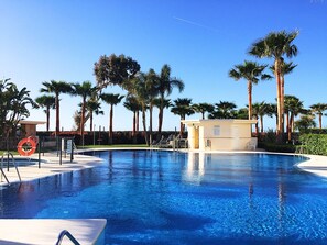 Innendørsbasseng og utendørsbasseng