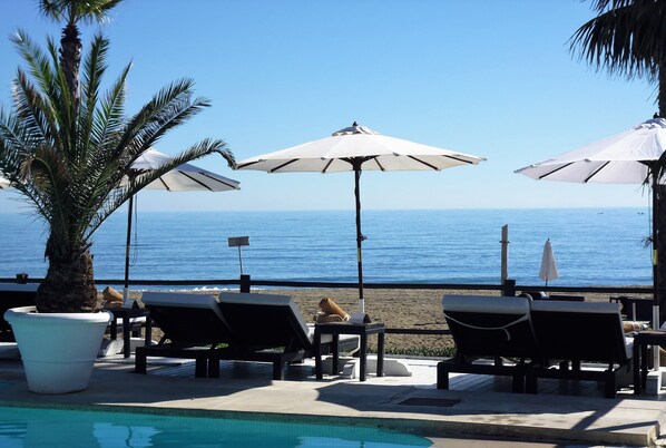 Piscina coberta i piscina a l'aire lliure 