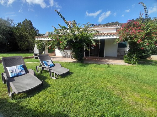 Villa surrounded by greenery in a quiet area close to all services.