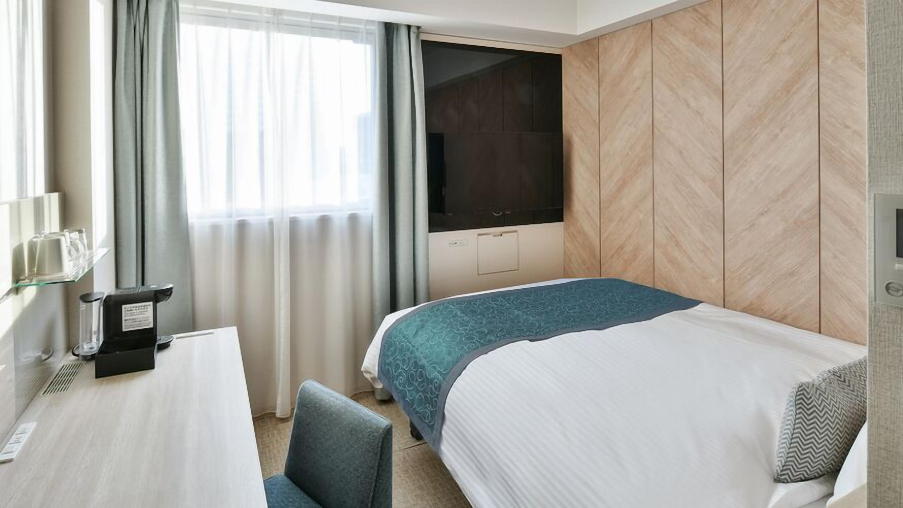 Blackout curtains, soundproofing, iron/ironing board, free WiFi