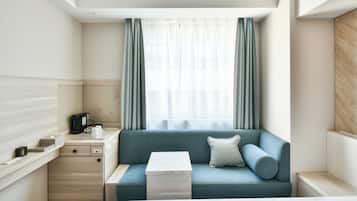 Blackout curtains, soundproofing, iron/ironing board, free WiFi