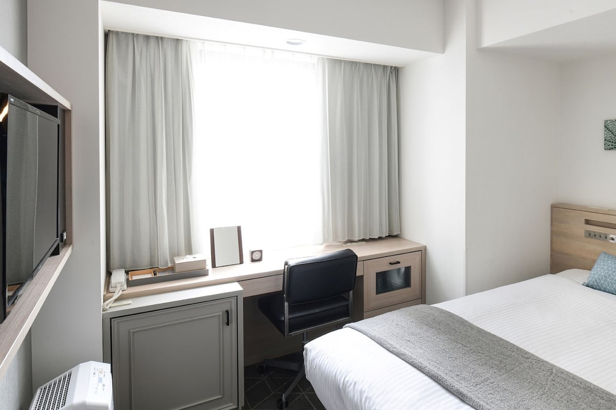Standard Double Room, Non Smoking | Desk, blackout drapes, soundproofing, iron/ironing board