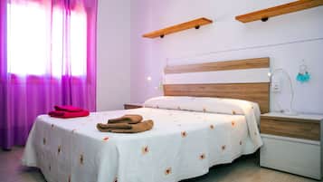 3 slaapkamers, een strijkplank/strijkijzer, gratis wifi, beddengoed