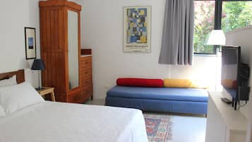 1 habitación, tabla de planchar con plancha, wifi gratis y ropa de cama